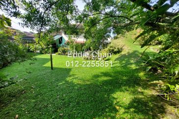 2-Storey Semi-D (End Lot) with Huge Extra Land, Well-Maintained House