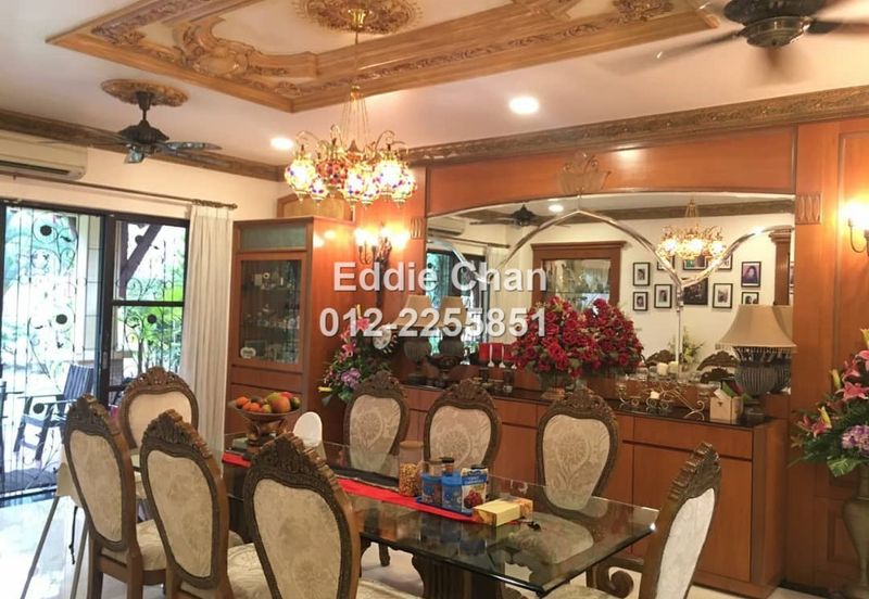 2 adjoining lots of Bungalow, Fully Renovated, Well-Maintained, Ready Move-in Condition