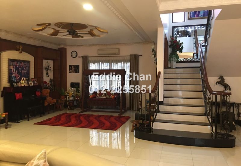 2 adjoining lots of Bungalow, Fully Renovated, Well-Maintained, Ready Move-in Condition