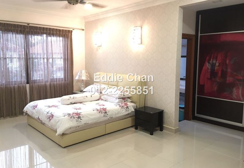 2 adjoining lots of Bungalow, Fully Renovated, Well-Maintained, Ready Move-in Condition