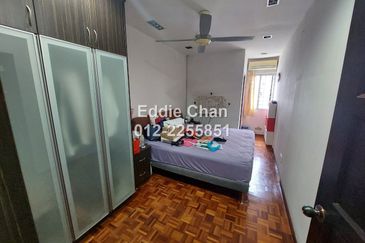 Well-Maintained, Freehold, Fully-Renovated, Ready Move-in, 2-Storey