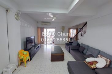 Well-Maintained, Freehold, Fully-Renovated, Ready Move-in, 2-Storey