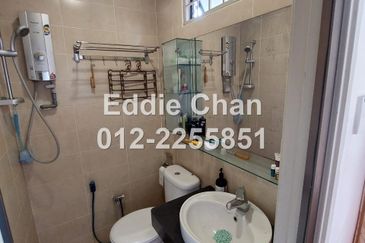 Well-Maintained, Freehold, Fully-Renovated, Ready Move-in, 2-Storey