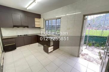 Changed wiring 2 years ago, Auto-Gate, Kitchen Extended, Freehold