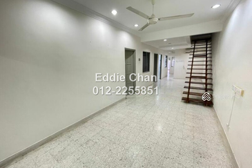 Changed wiring 2 years ago, Auto-Gate, Kitchen Extended, Freehold