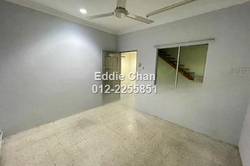 Changed wiring 2 years ago, Auto-Gate, Kitchen Extended, Freehold