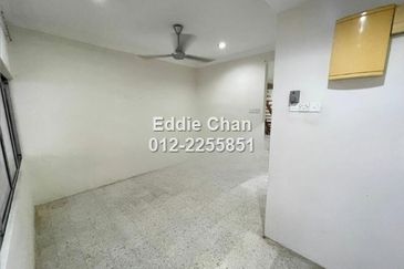 Changed wiring 2 years ago, Auto-Gate, Kitchen Extended, Freehold