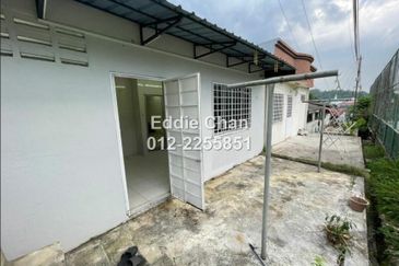 Changed wiring 2 years ago, Auto-Gate, Kitchen Extended, Freehold