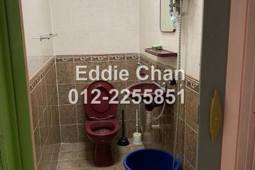 2-Storey Renovated, Freehold, Well-Maintained, Nice Location, Guarded