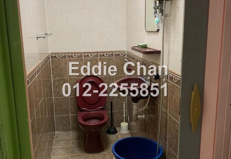 2-Storey Renovated, Freehold, Well-Maintained, Nice Location, Guarded