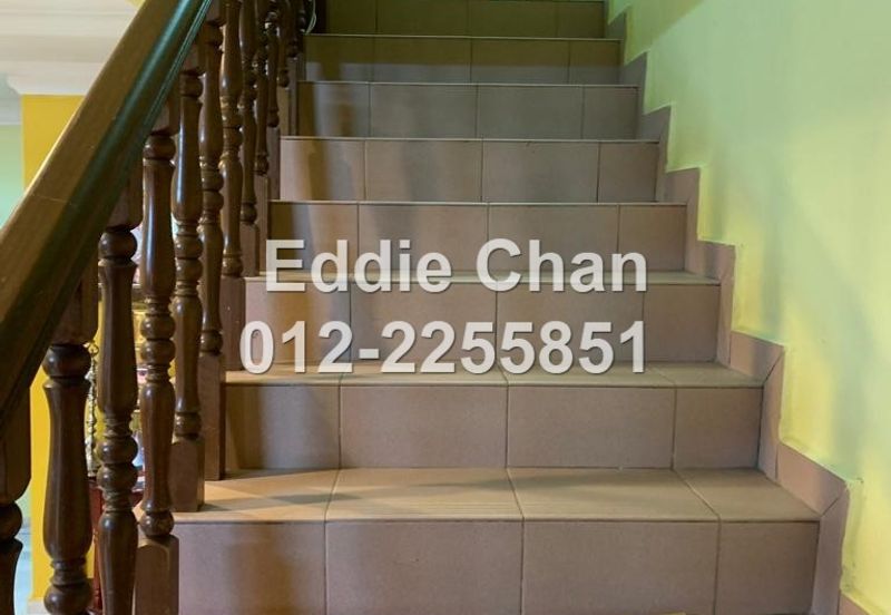 2-Storey Renovated, Freehold, Well-Maintained, Nice Location, Guarded