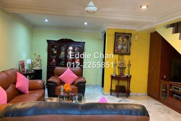 2-Storey Renovated, Freehold, Well-Maintained, Nice Location, Guarded