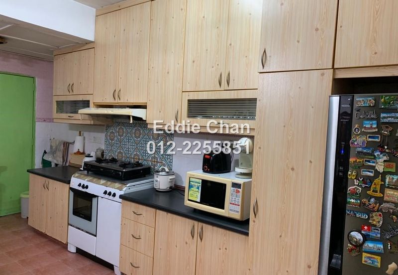 2-Storey Renovated, Freehold, Well-Maintained, Nice Location, Guarded