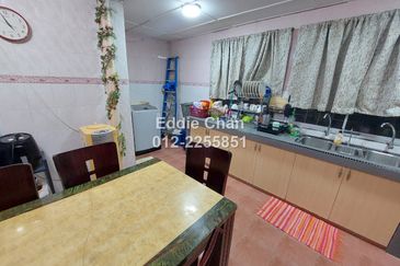 2-Storey Renovated, Freehold, Well-Maintained, Nice Location, Guarded