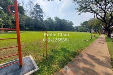 2-Storey Renovated, Freehold, Well-Maintained, Nice Location, Guarded