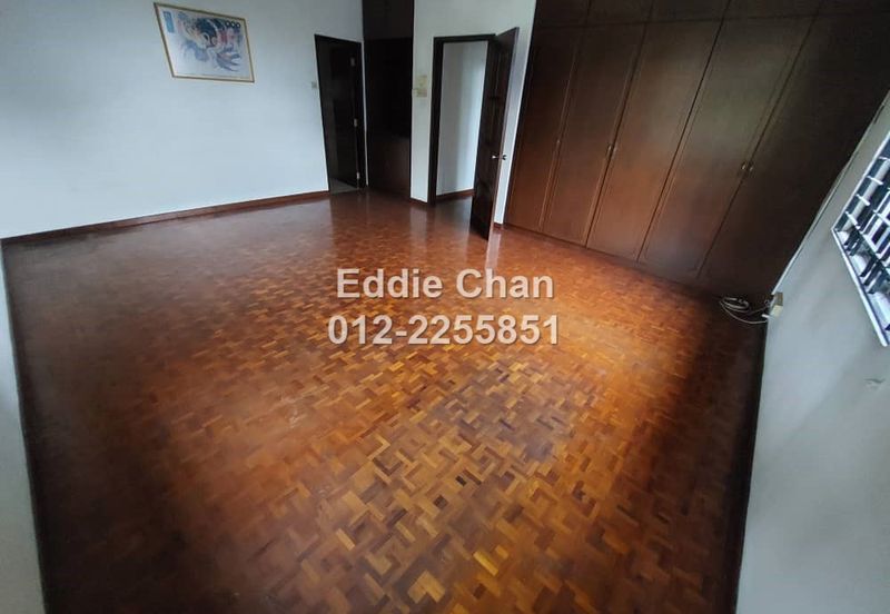 2-Storey Bungalow, Freehold, Individual Title, Facing South, Big Land Size