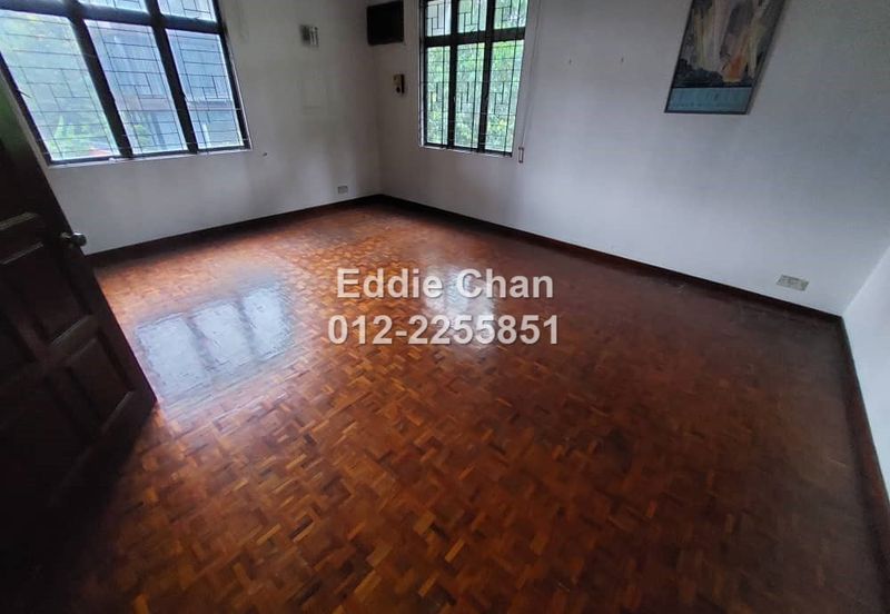 2-Storey Bungalow, Freehold, Individual Title, Facing South, Big Land Size