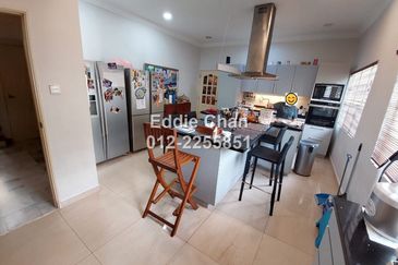 Fully Renovated 1.5-Storey Bungalow with Swimming Pool, 10k Sqft Land