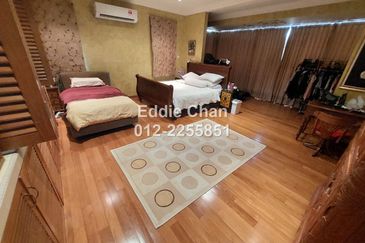 Fully Renovated 1.5-Storey Bungalow with Swimming Pool, 10k Sqft Land