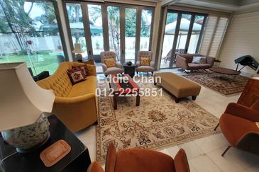 Fully Renovated 1.5-Storey Bungalow with Swimming Pool, 10k Sqft Land