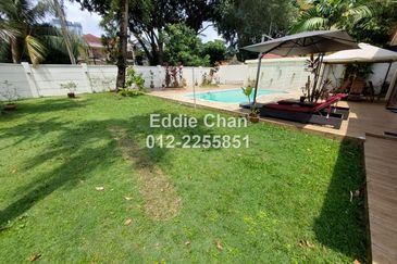 Fully Renovated 1.5-Storey Bungalow with Swimming Pool, 10k Sqft Land