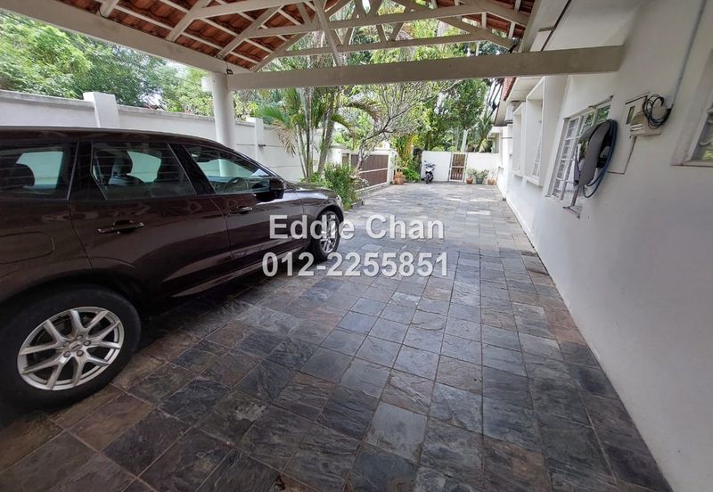Fully Renovated 1.5-Storey Bungalow with Swimming Pool, 10k Sqft Land