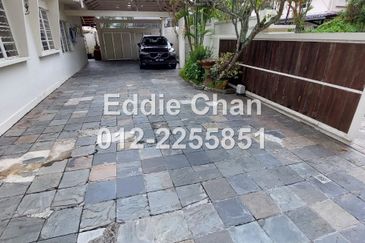 Fully Renovated 1.5-Storey Bungalow with Swimming Pool, 10k Sqft Land