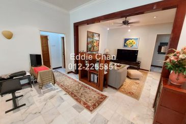 Fully Renovated 1.5-Storey Bungalow with Swimming Pool, 10k Sqft Land
