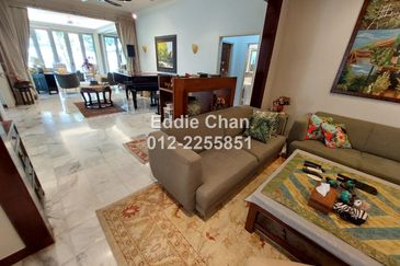 Fully Renovated 1.5-Storey Bungalow with Swimming Pool, 10k Sqft Land