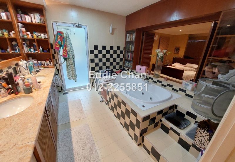 Fully Renovated 1.5-Storey Bungalow with Swimming Pool, 10k Sqft Land