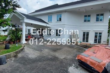2.5-Storey Bungalow with Swimming Pool, Leasehold 53 years remaining