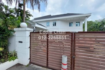 2.5-Storey Bungalow with Swimming Pool, Leasehold 53 years remaining