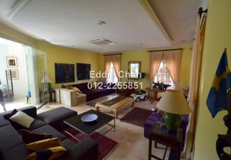 2.5-Storey Bungalow with Swimming Pool, Leasehold 53 years remaining