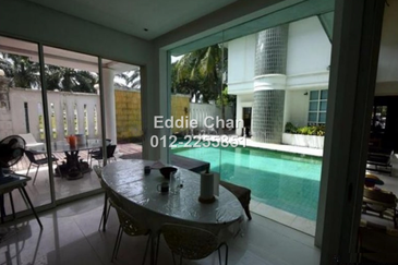 2.5-Storey Bungalow with Swimming Pool, Leasehold 53 years remaining