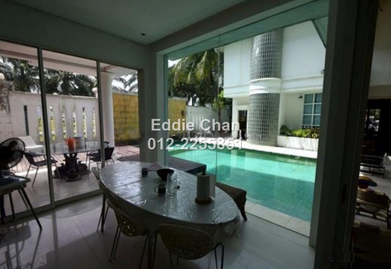 2.5-Storey Bungalow with Swimming Pool, Leasehold 53 years remaining