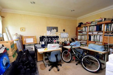 2.5-Storey Bungalow with Swimming Pool, Leasehold 53 years remaining