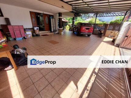 Huge Empty Space Can Park 5 to 6 Cars Inside, Freehold, 10 Years House, Kuala Lumpur, Ampang