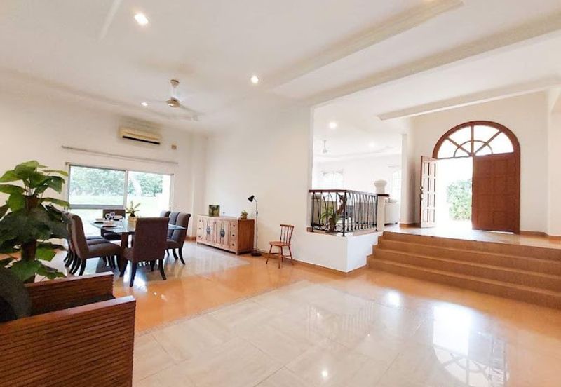 IOI Beverly Row @ IOI Resort City