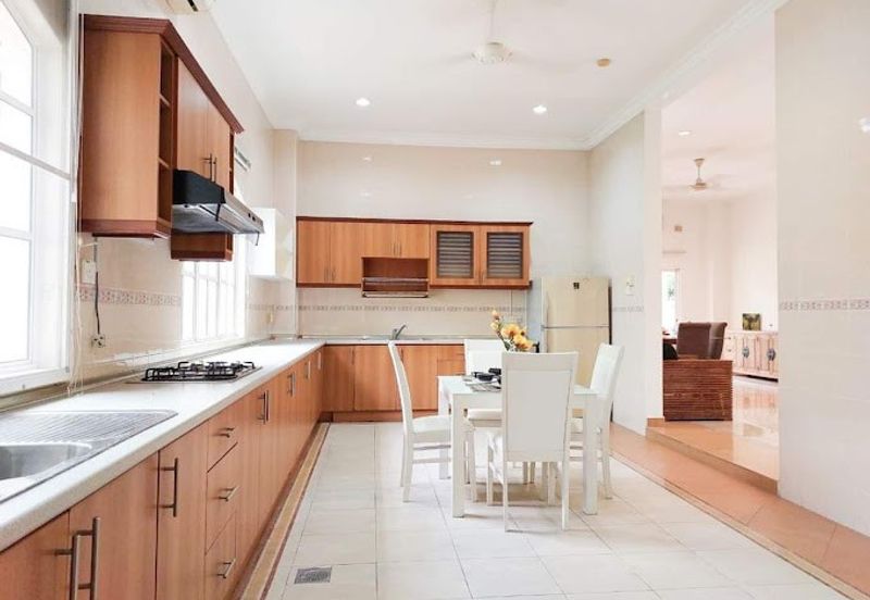 IOI Beverly Row @ IOI Resort City