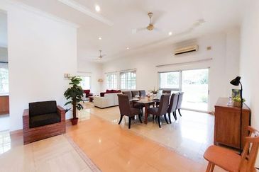 IOI Beverly Row @ IOI Resort City