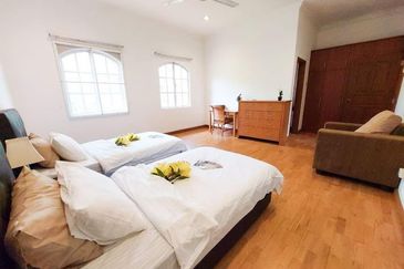 IOI Beverly Row @ IOI Resort City