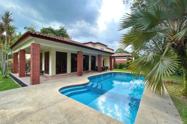 IOI Beverly Row @ IOI Resort City