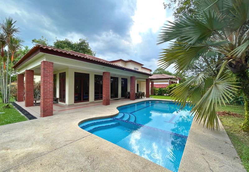 IOI Beverly Row @ IOI Resort City