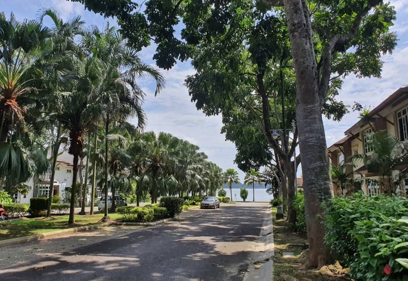 Perdana Lakeview East