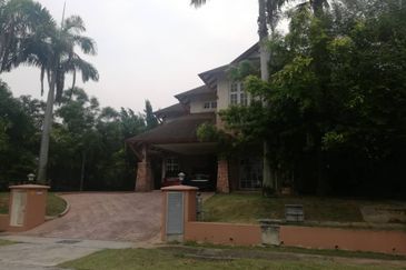 Perdana Lakeview East
