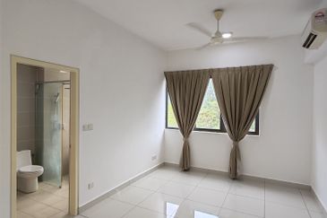 Mirage By The Lake Condominium