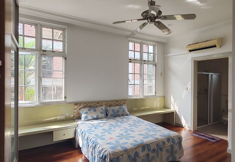 Perdana Lakeview East