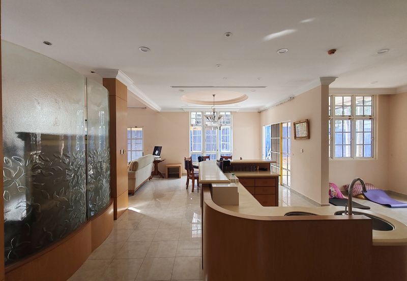 Perdana Lakeview East