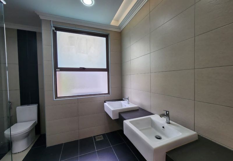 Lake Point Residence