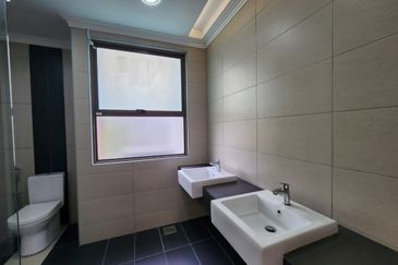 Lake Point Residence